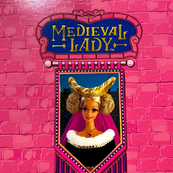 SALE! π Medieval Lady Barbie π The Great Eras Collection π 1994 π #12791 π - Picture 4 of 14